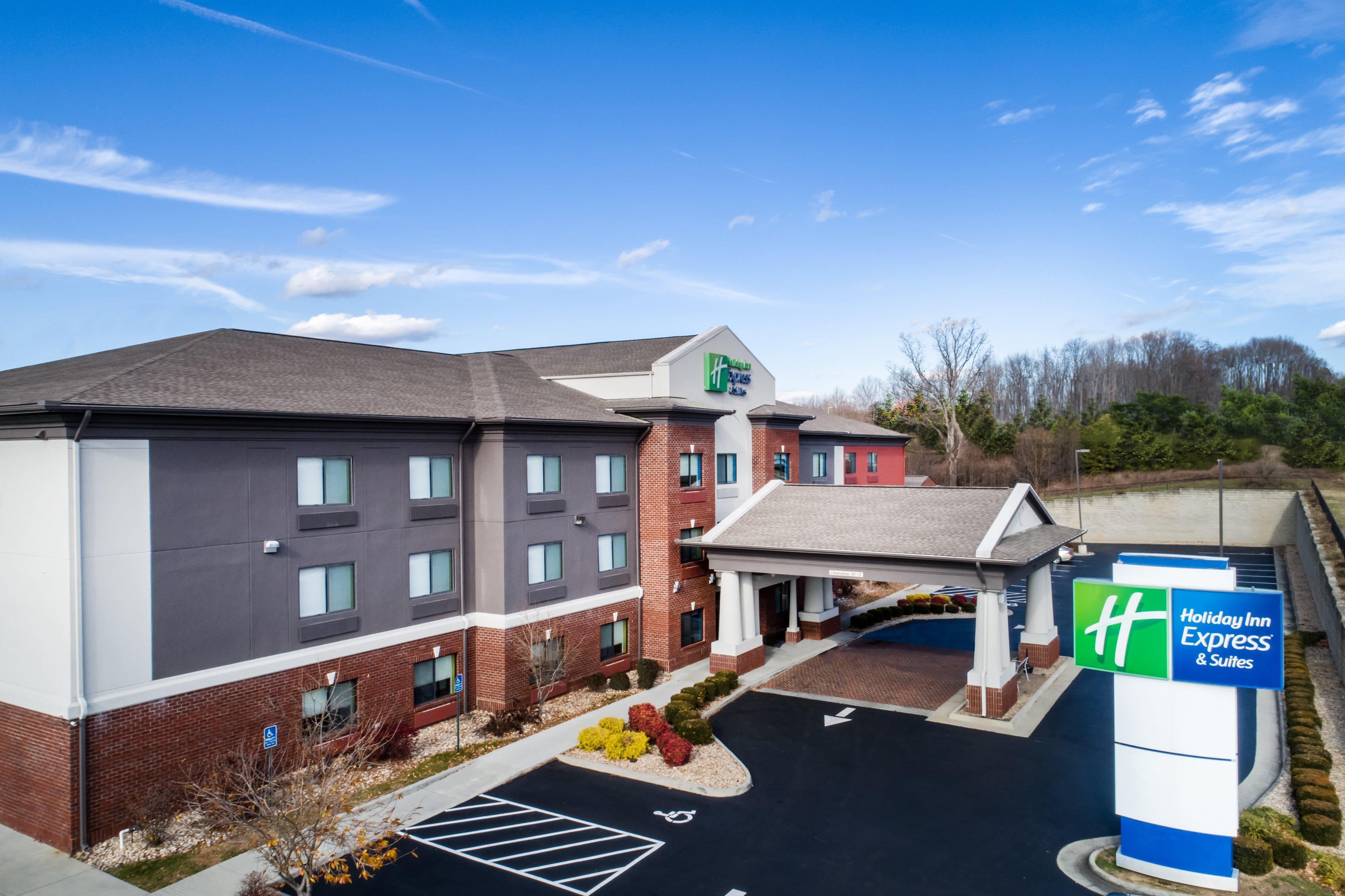 Holiday Inn Express & Suites Rocky Mount Smith Mountain Lake By Ihg Buitenkant foto