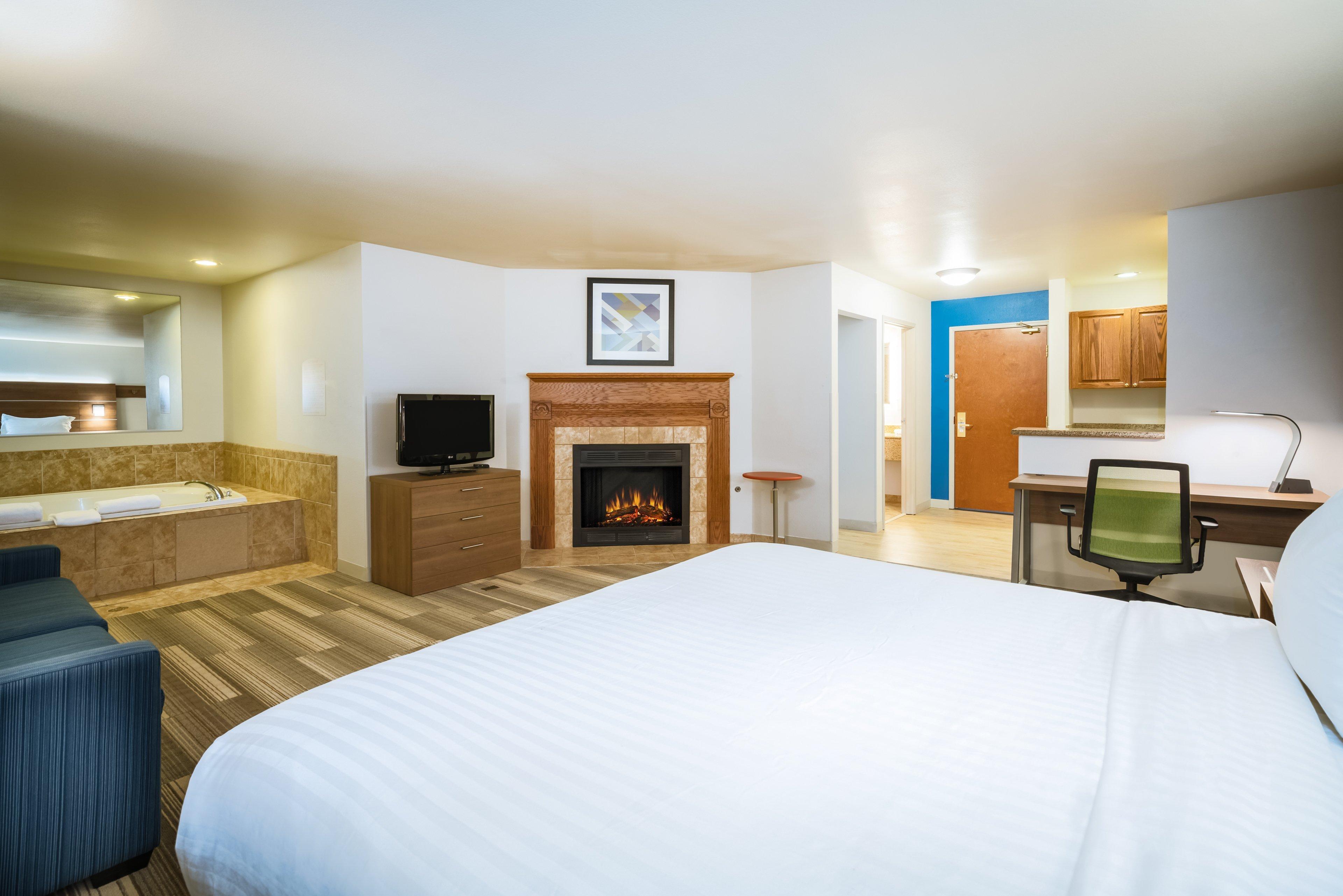 Holiday Inn Express & Suites Rocky Mount Smith Mountain Lake By Ihg Buitenkant foto