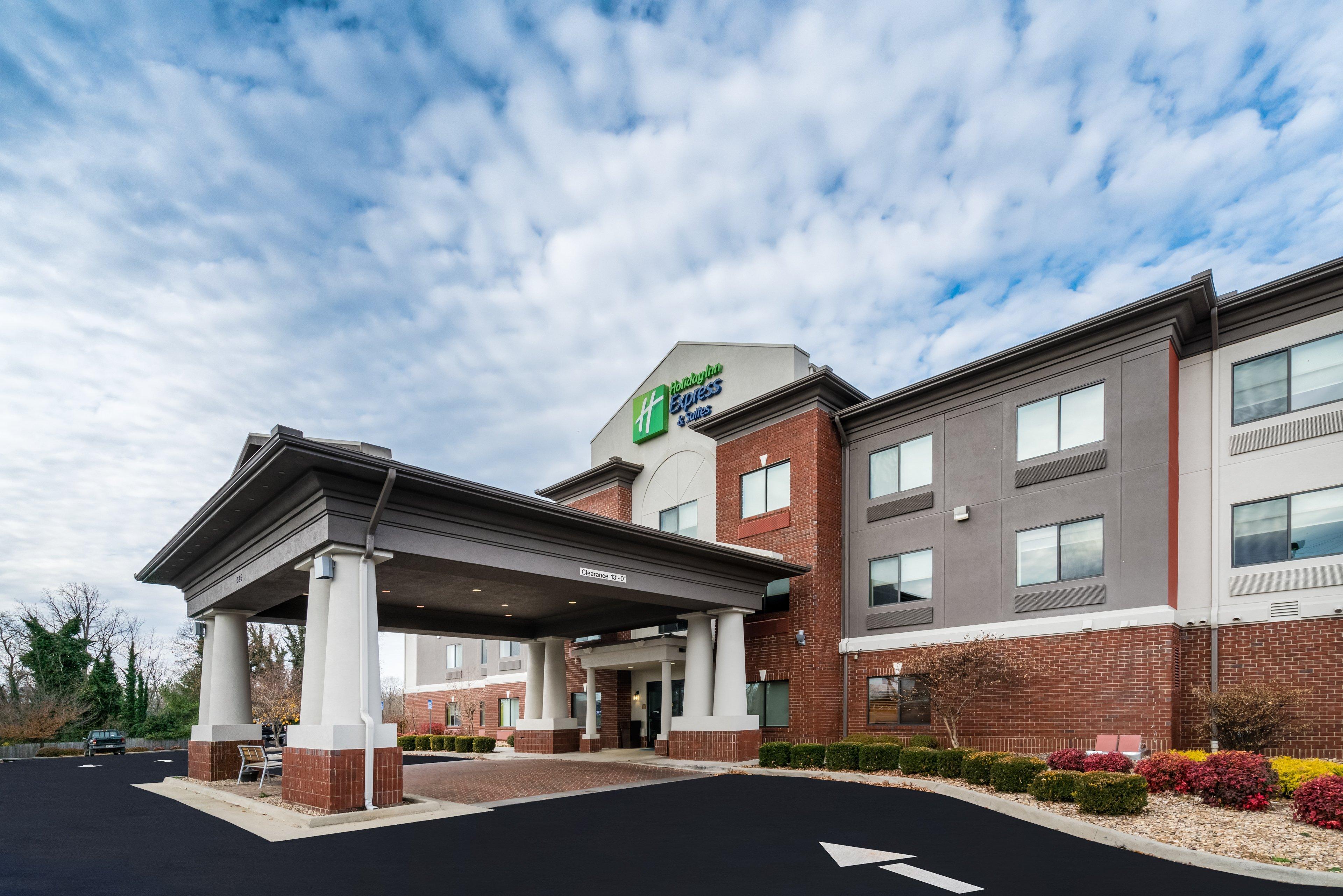 Holiday Inn Express & Suites Rocky Mount Smith Mountain Lake By Ihg Buitenkant foto