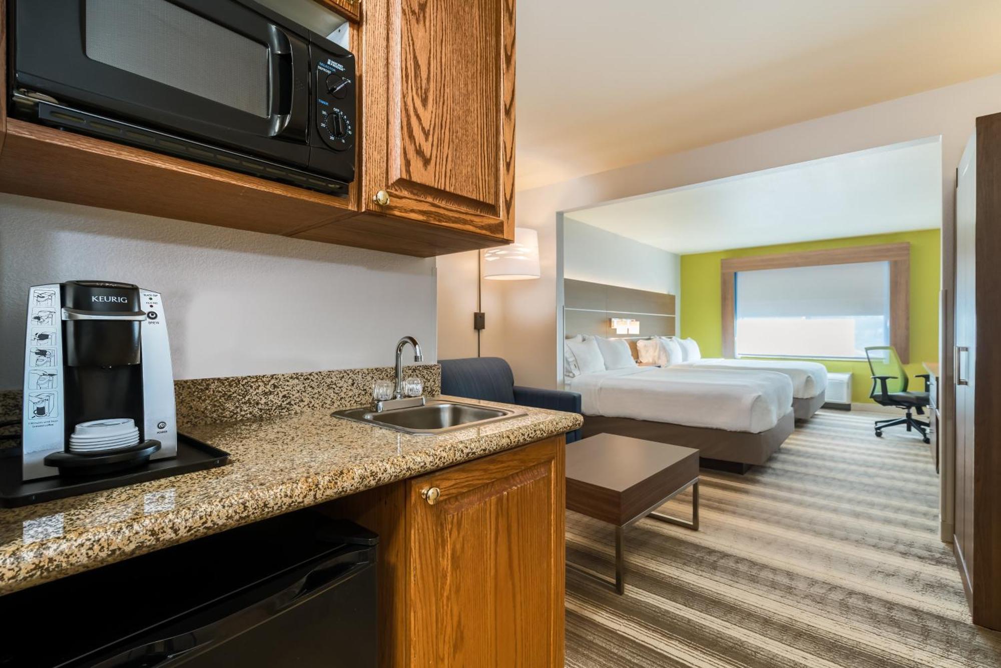 Holiday Inn Express & Suites Rocky Mount Smith Mountain Lake By Ihg Buitenkant foto