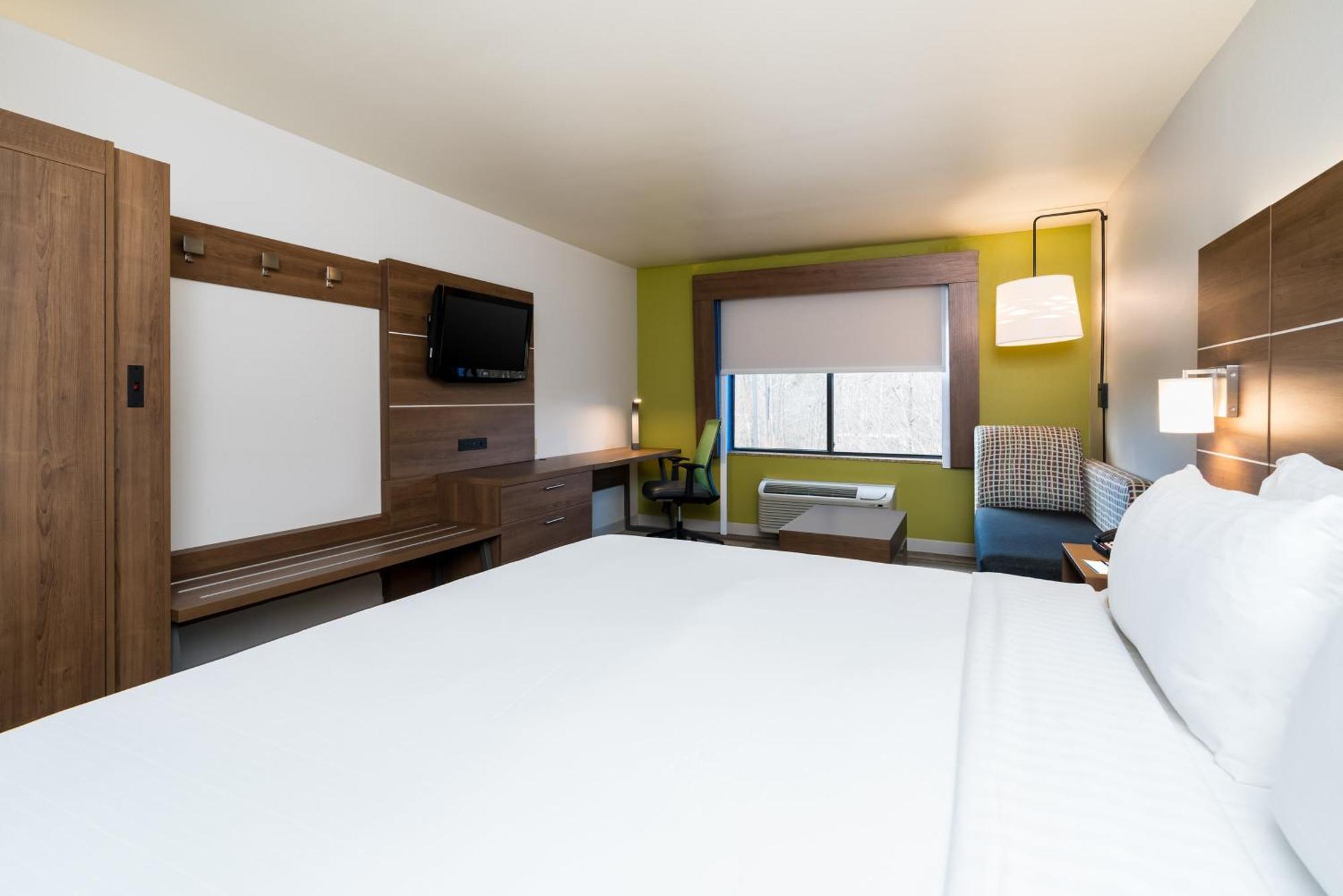 Holiday Inn Express & Suites Rocky Mount Smith Mountain Lake By Ihg Buitenkant foto