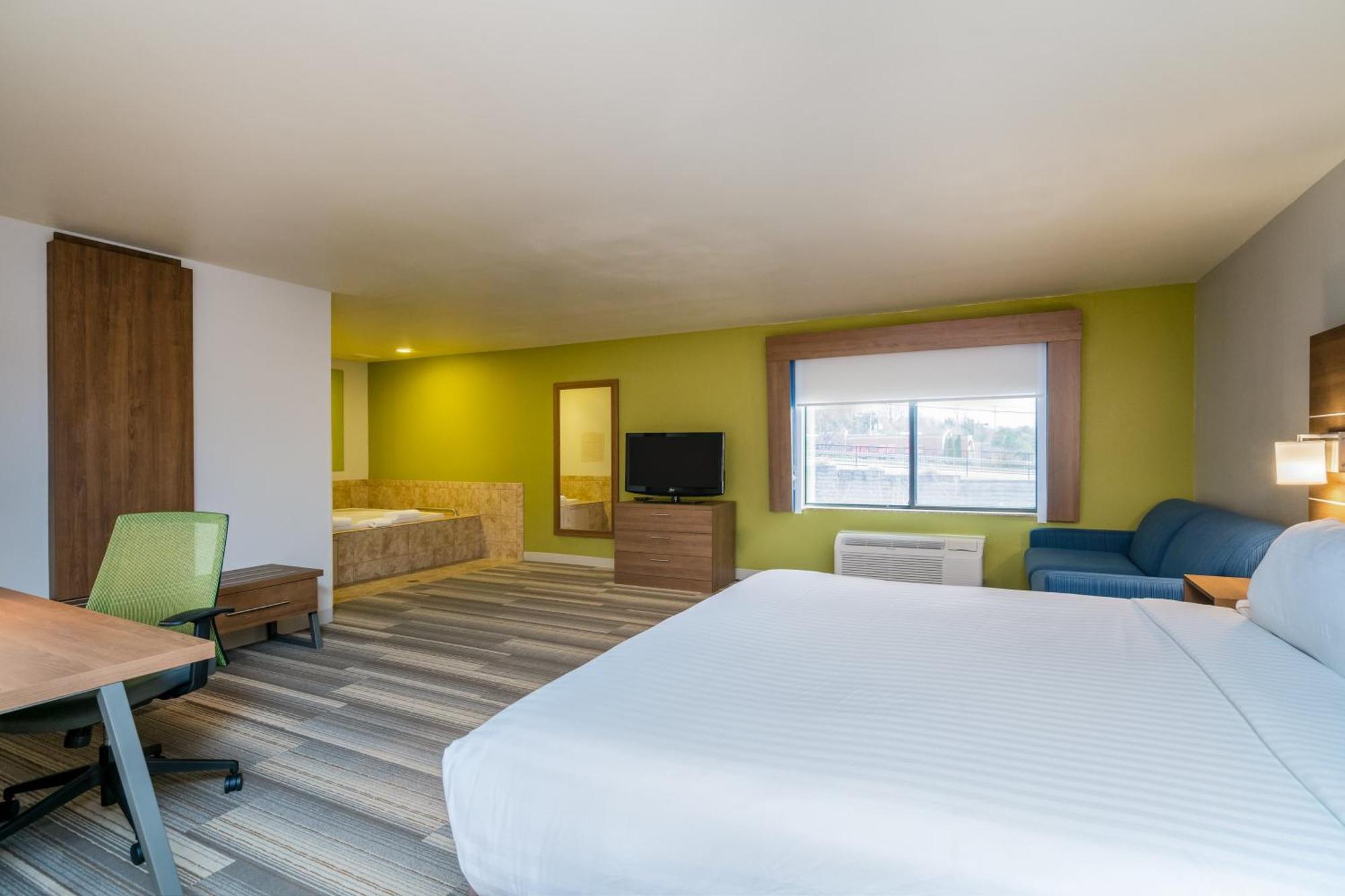Holiday Inn Express & Suites Rocky Mount Smith Mountain Lake By Ihg Buitenkant foto