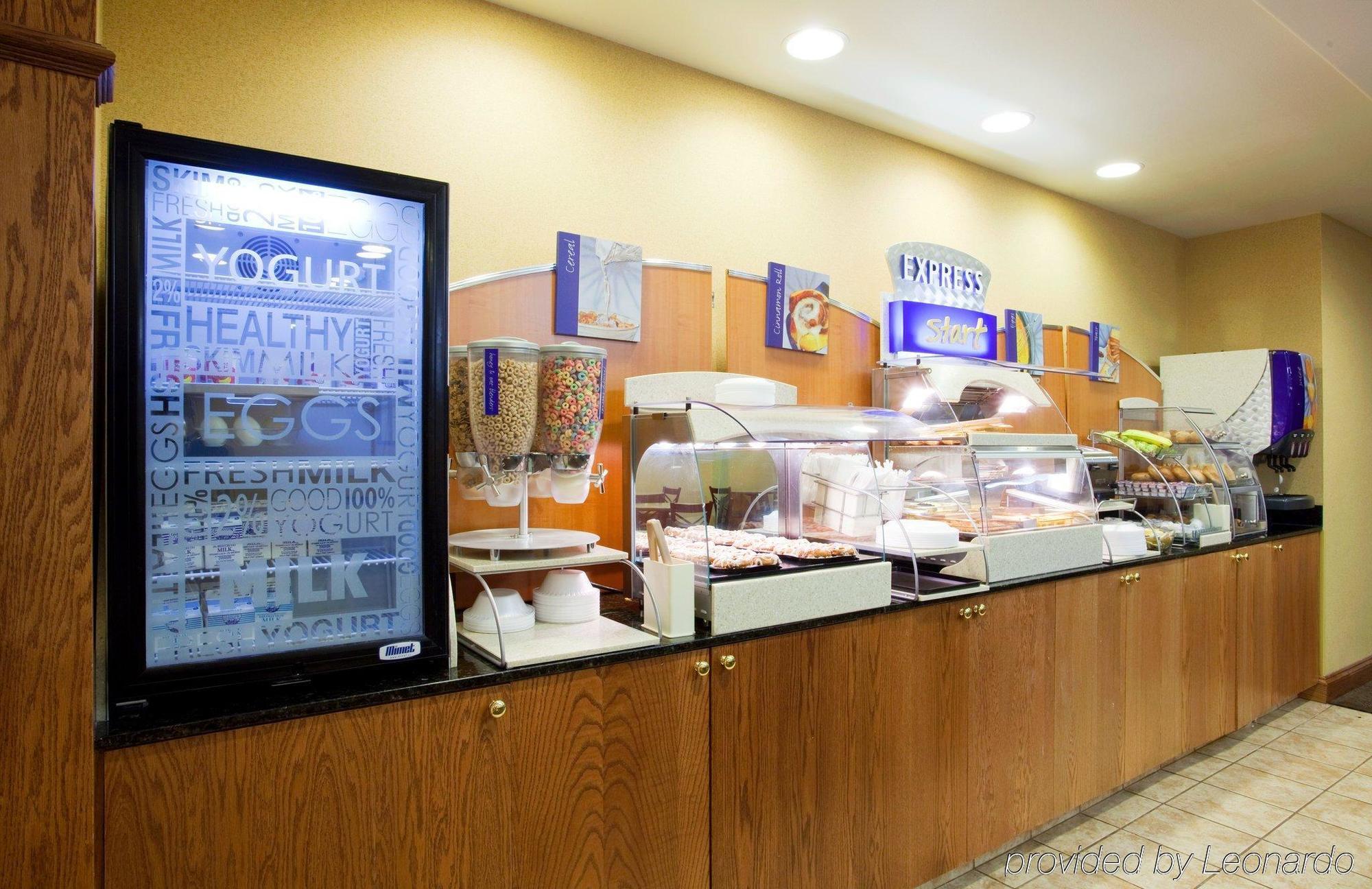 Holiday Inn Express & Suites Rocky Mount Smith Mountain Lake By Ihg Restaurant foto