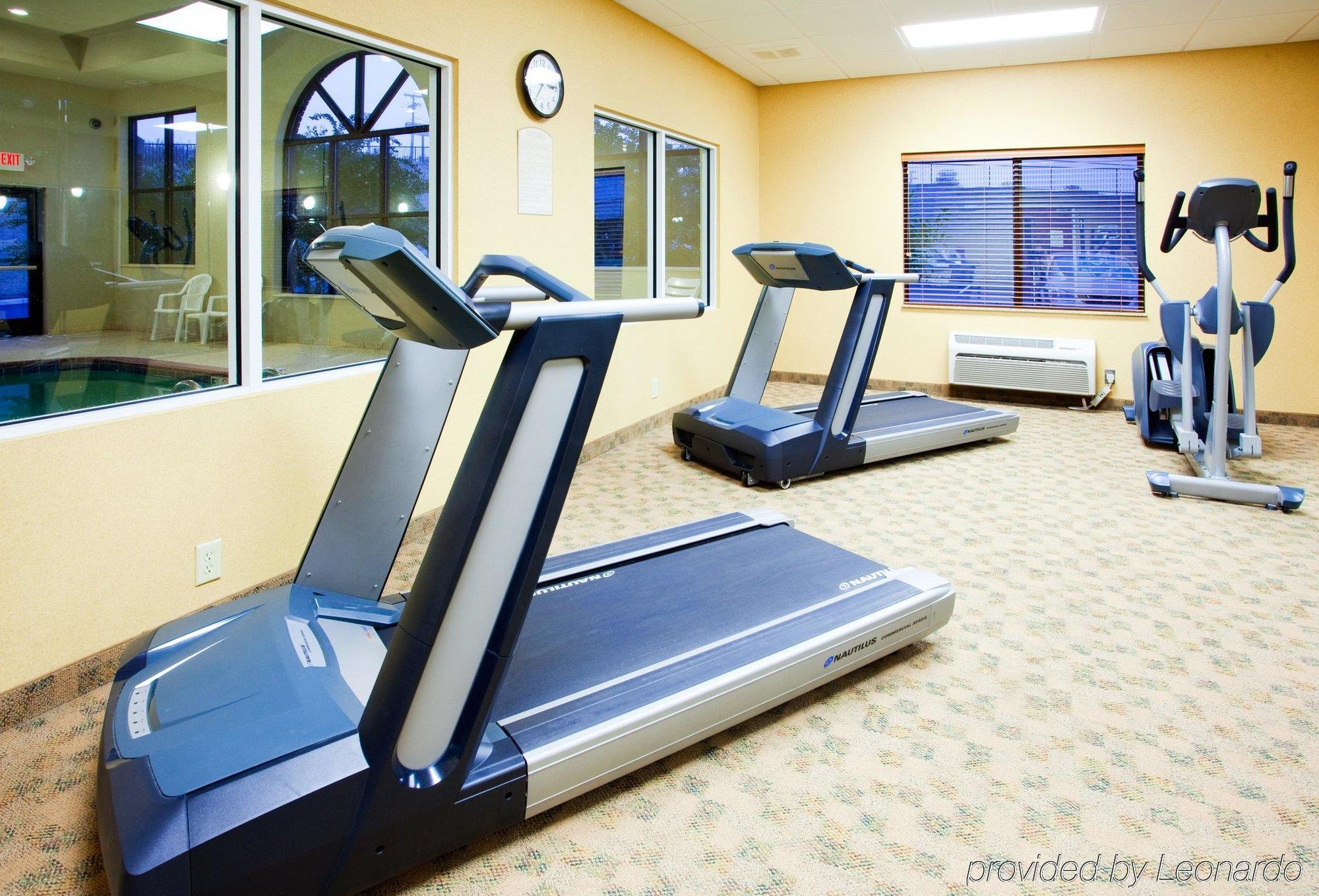 Holiday Inn Express & Suites Rocky Mount Smith Mountain Lake By Ihg Faciliteiten foto