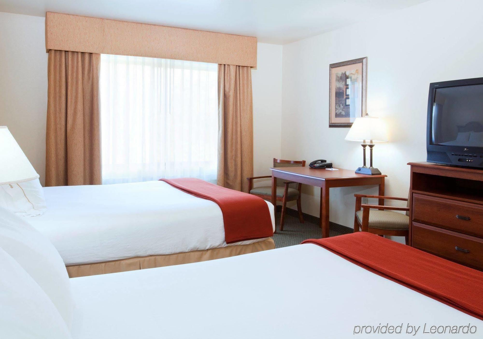 Holiday Inn Express & Suites Rocky Mount Smith Mountain Lake By Ihg Buitenkant foto